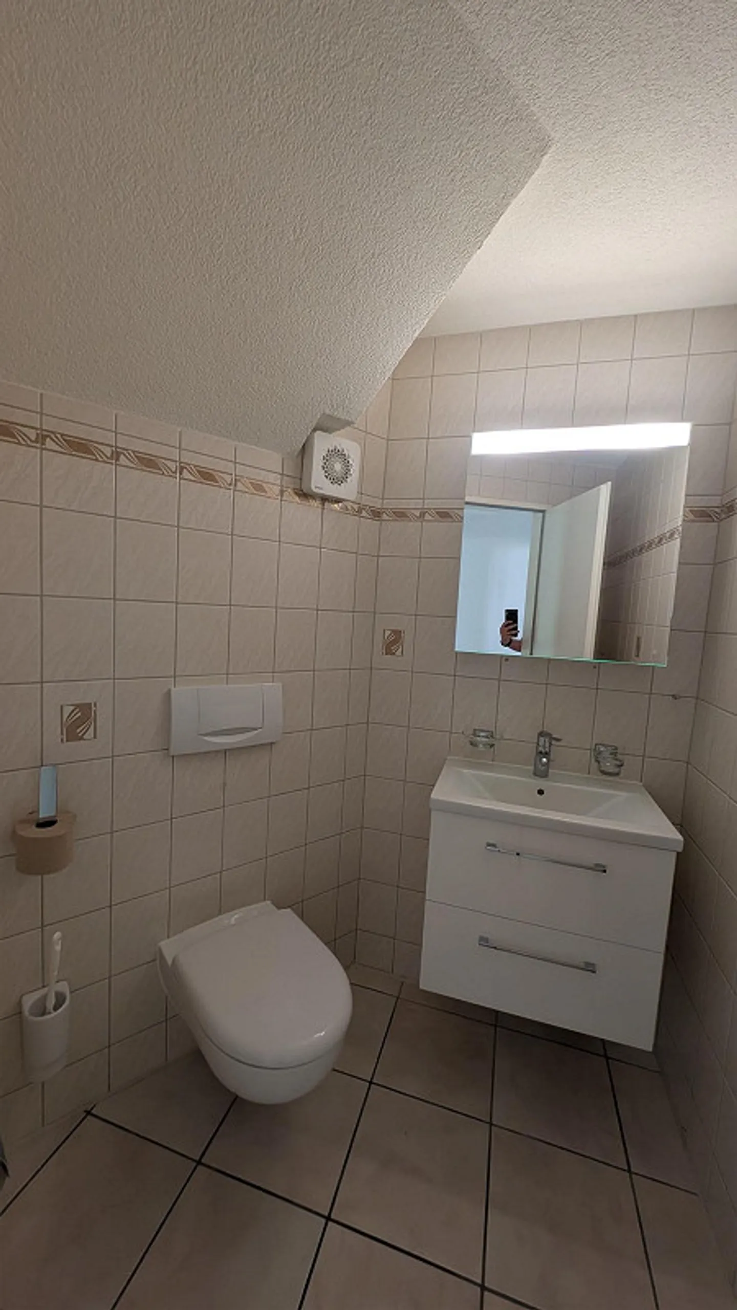 5.5-room maisonette apartment with loggia in the heart of Giebenach - Photo 11 of 11