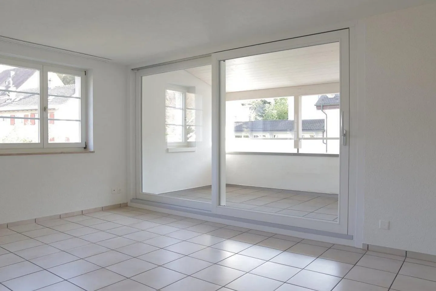 5.5-room maisonette apartment with loggia in the heart of Giebenach - Photo 3 of 11