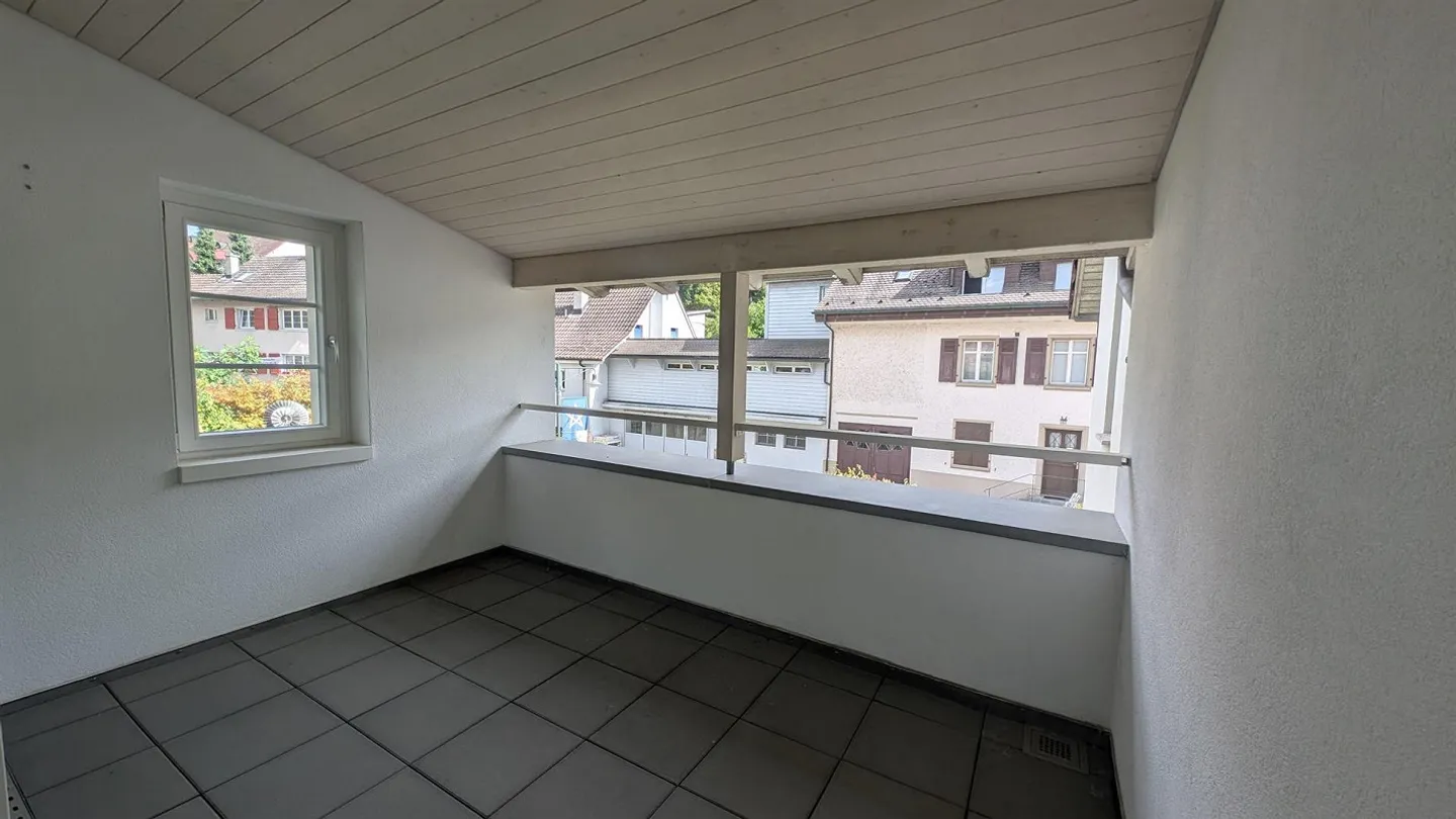 5.5-room maisonette apartment with loggia in the heart of Giebenach - Photo 4 of 11