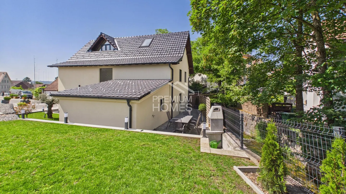 Charming Detached Family Home - Photo 11 of 13