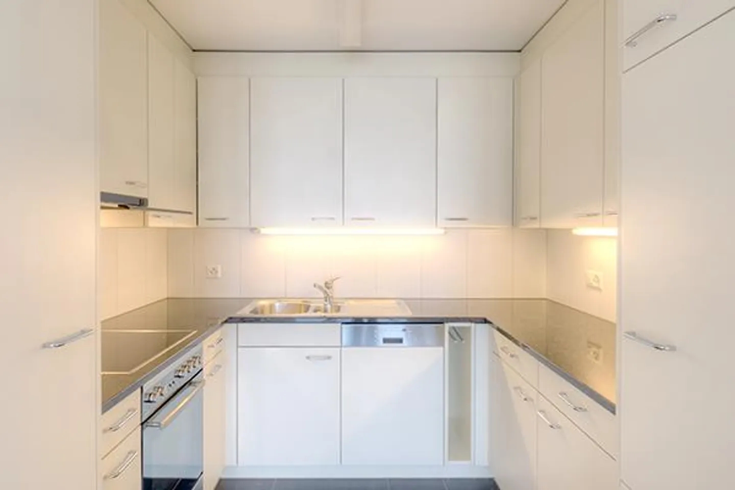 Your apartment search ends here! - Photo 3 of 7