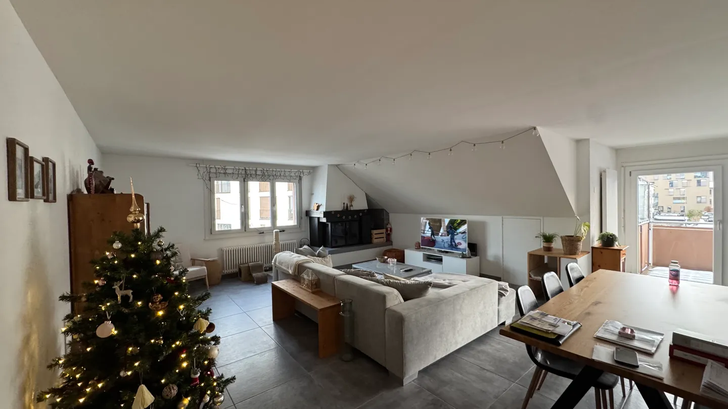 Apartment for rent - Photo 2 of 3