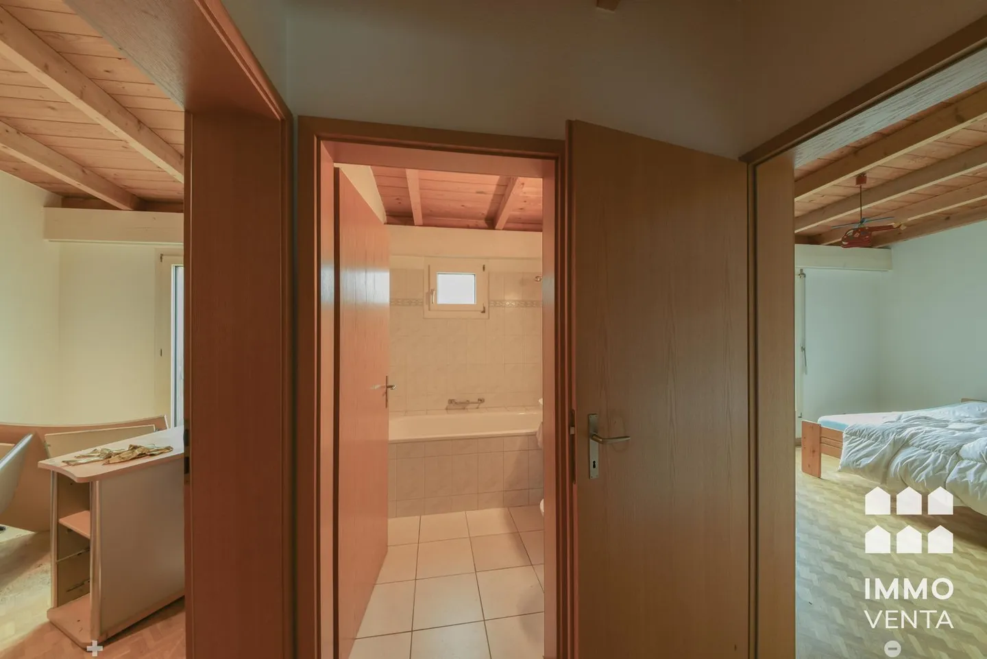 Bright 3-room apartment with balcony in Biel - Photo 5 of 9