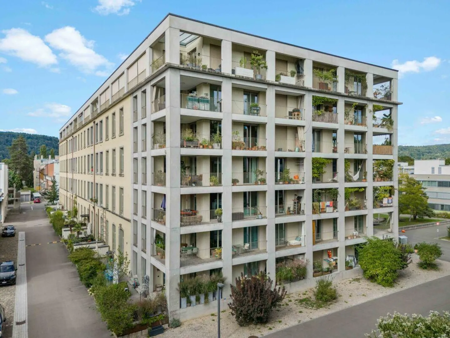Sentiment de loft urbain dans le quartier de la Spinnerei avec vue sur la Reuss - Photo 1 sur 19