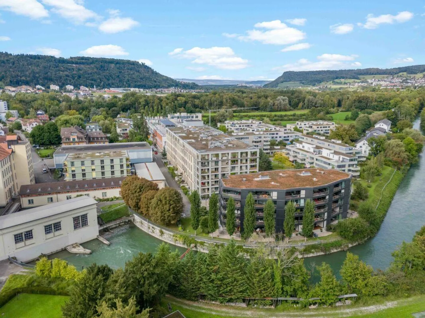 Sentiment de loft urbain dans le quartier de la Spinnerei avec vue sur la Reuss - Photo 2 sur 19