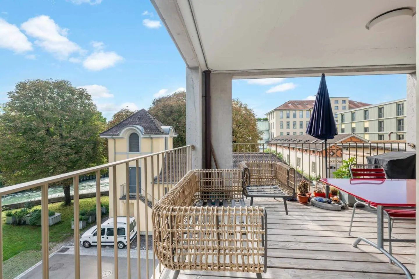 Sentiment de loft urbain dans le quartier de la Spinnerei avec vue sur la Reuss - Photo 17 sur 19