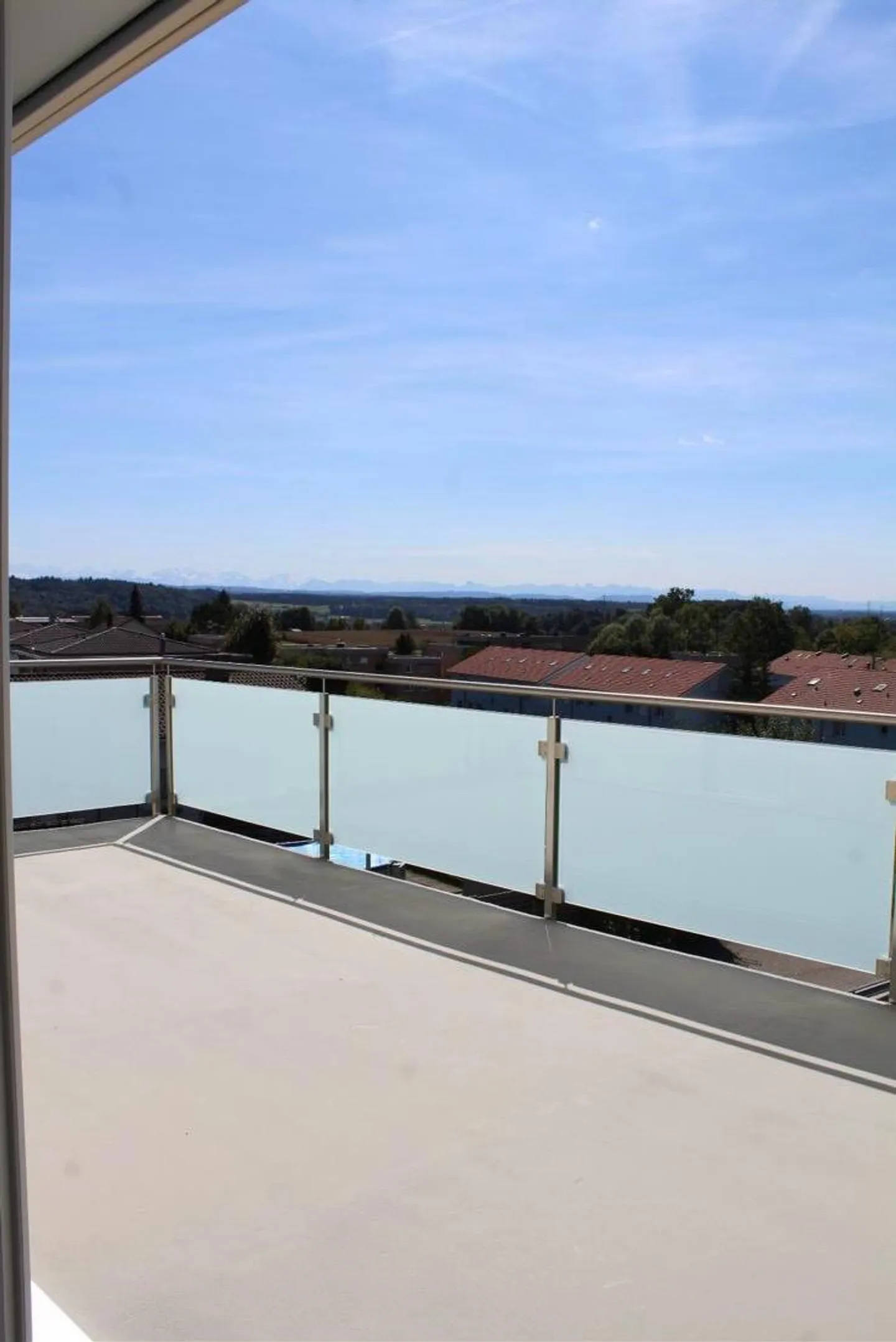 Bel appartement moderne et lumineux de 3,5 pièces - Photo 2 sur 24