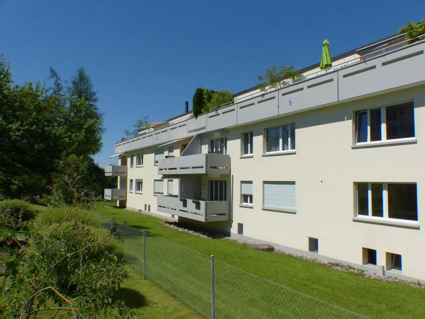 Près de l'université - Beau logement dans un excellent emplacement avec vue sur la verdure - Photo 1 sur 8