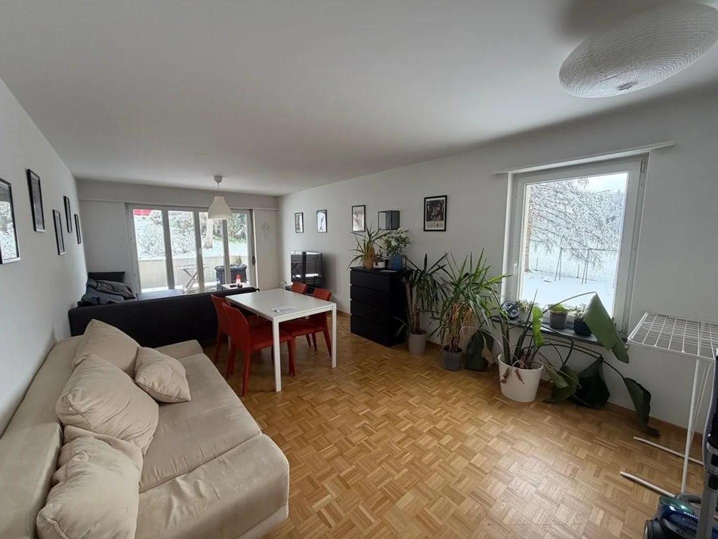 Près de l'université - Beau logement dans un excellent emplacement avec vue sur la verdure - Photo 2 sur 8