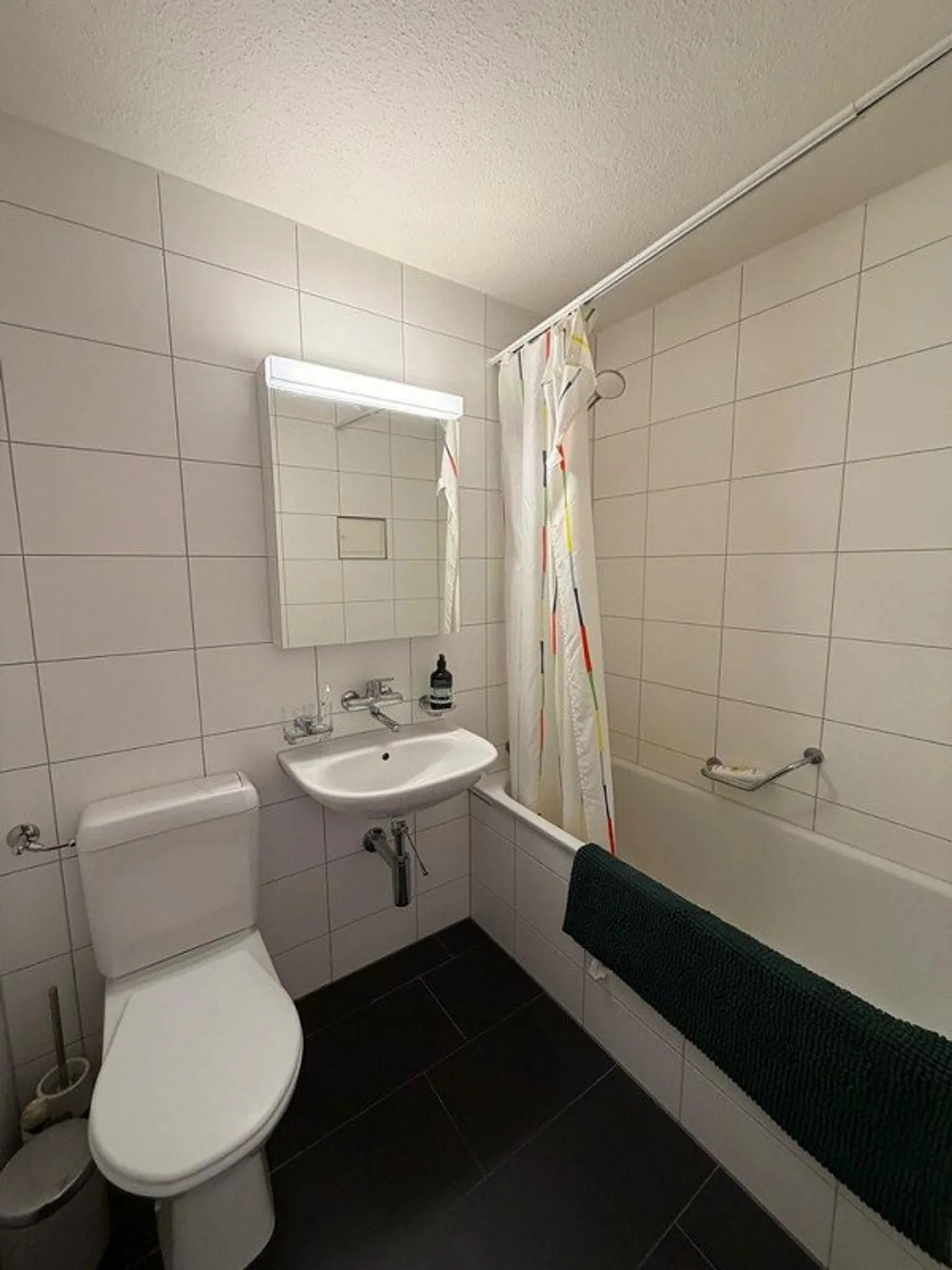 Près de l'université - Beau logement dans un excellent emplacement avec vue sur la verdure - Photo 4 sur 8