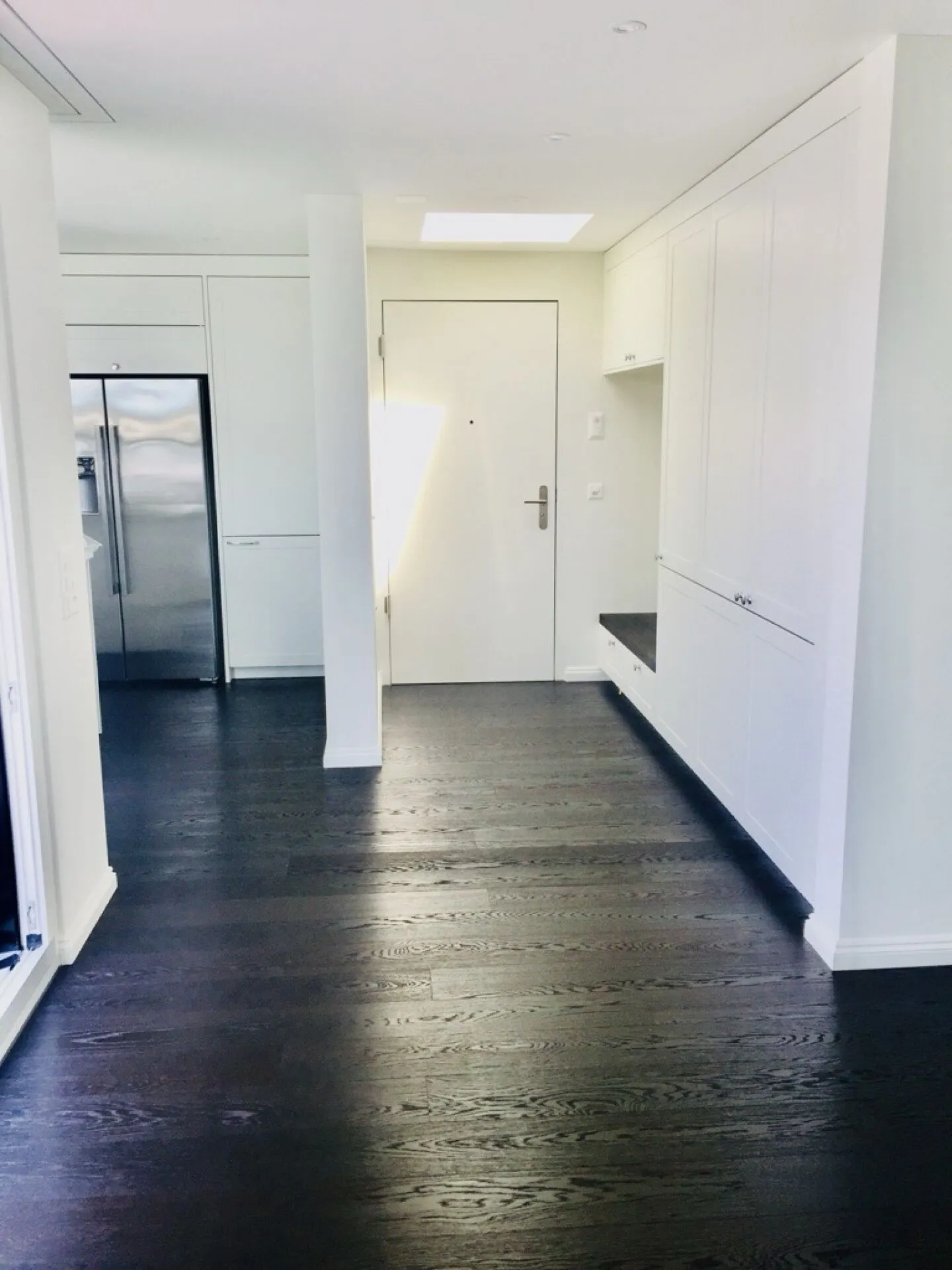 Appartamento attico esclusivo con vista a Hinwil - 125 m² di superficie abitabile, 4,5 stanze, 2 balconi, 2 bagni, garage sotterraneo - Foto 8 di 13