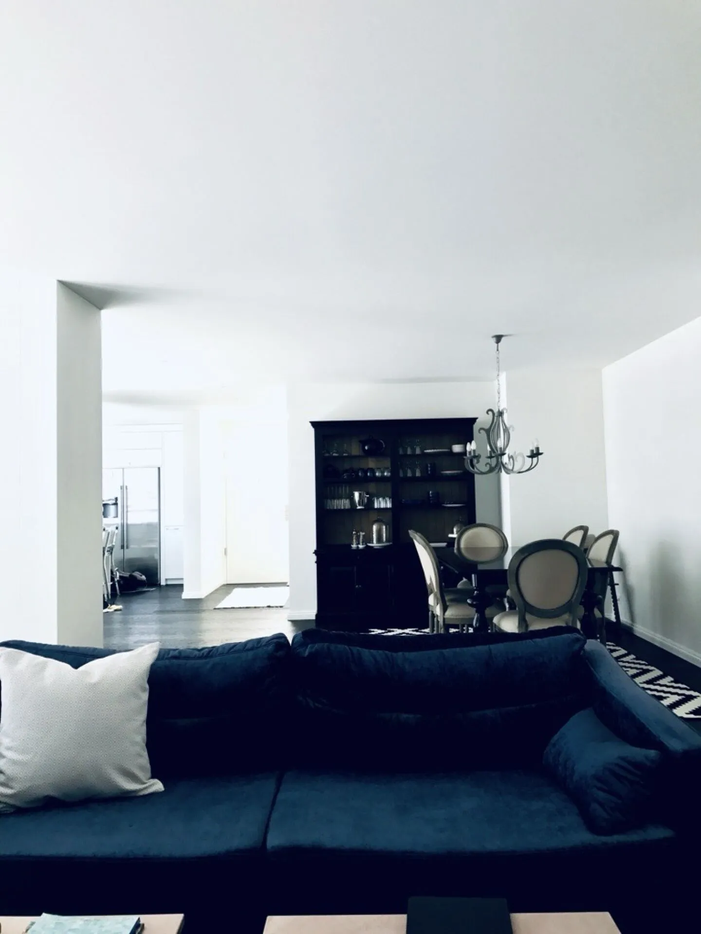 Appartamento attico esclusivo con vista a Hinwil - 125 m² di superficie abitabile, 4,5 stanze, 2 balconi, 2 bagni, garage sotterraneo - Foto 9 di 13