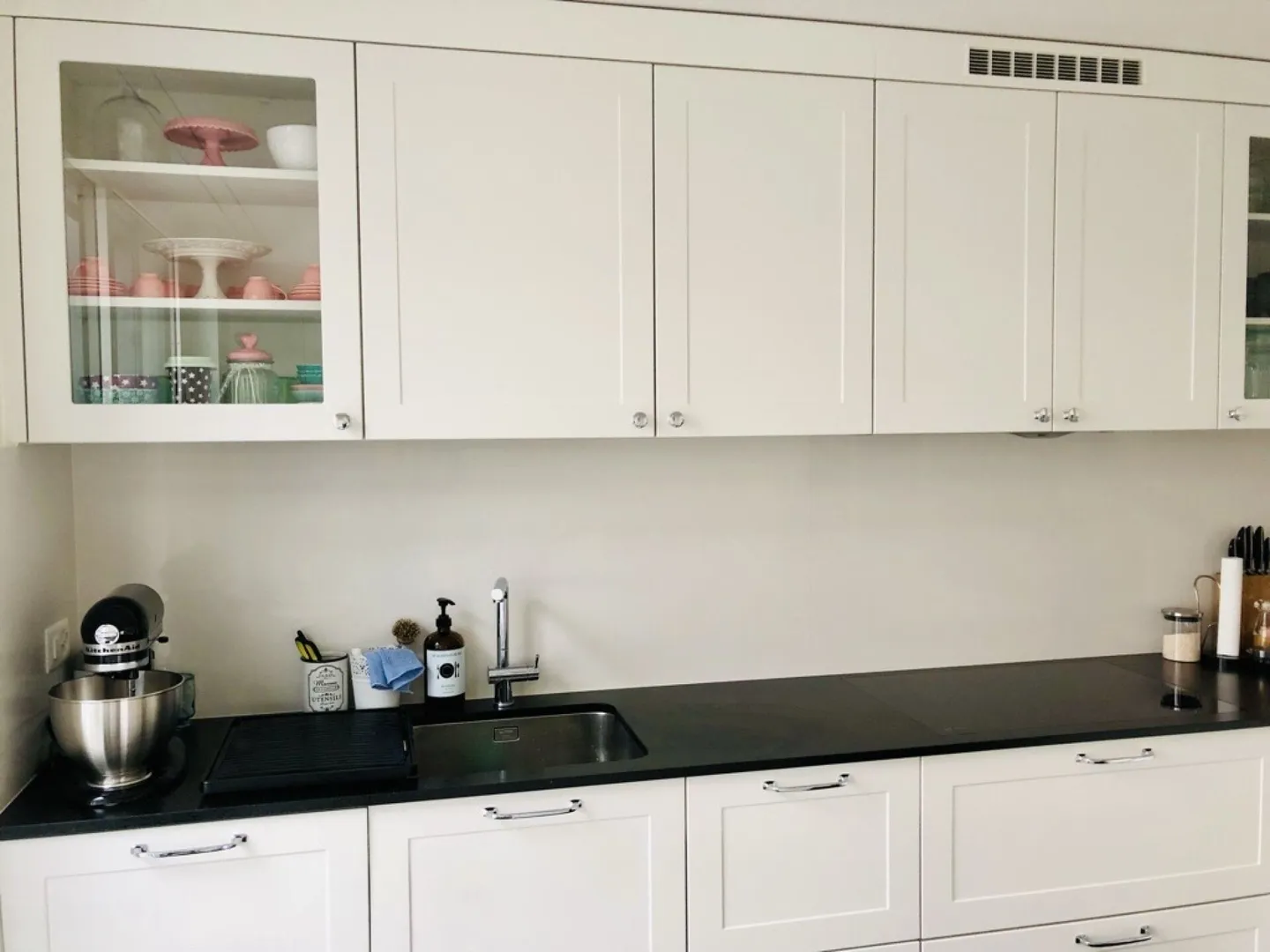 Appartamento attico esclusivo con vista a Hinwil - 125 m² di superficie abitabile, 4,5 stanze, 2 balconi, 2 bagni, garage sotterraneo - Foto 10 di 13