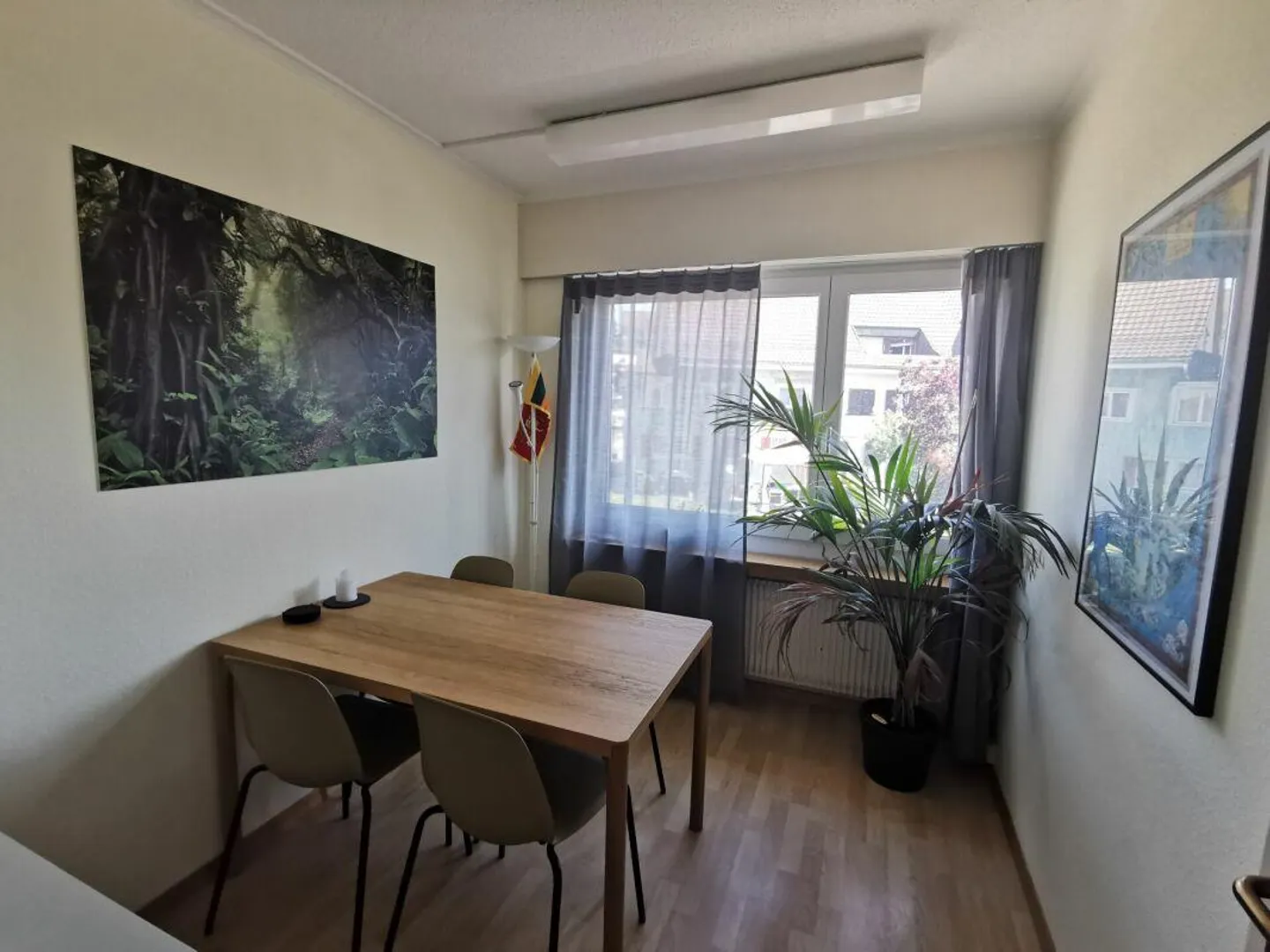 Spacious 3-room apartment for rent - Photo 2 of 5