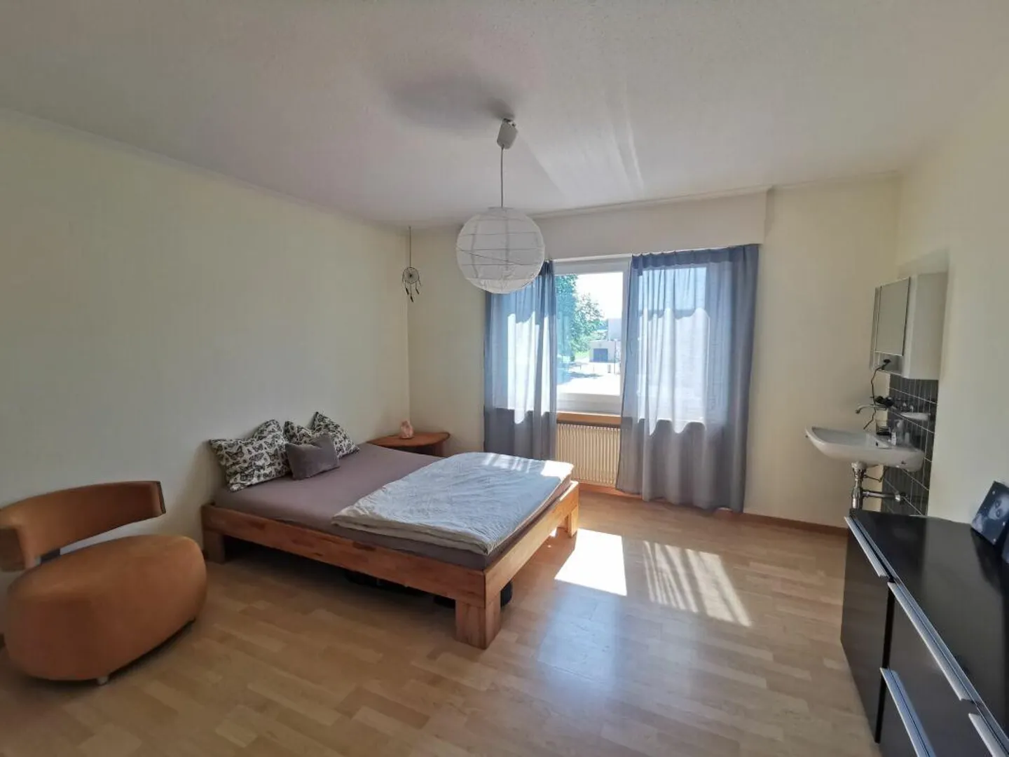 Spacious 3-room apartment for rent - Photo 3 of 5
