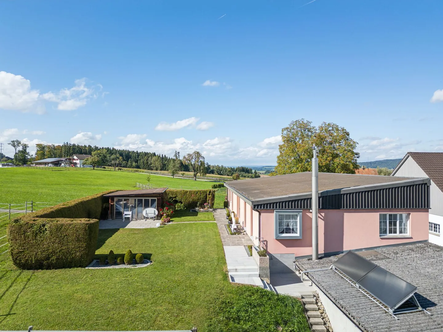 CENTRO EQUESTRE CON INFRASTRUTTURA DIVERSIFICATA E POSSIBILITÀ DI ESPANSIONE - Foto 18 di 18