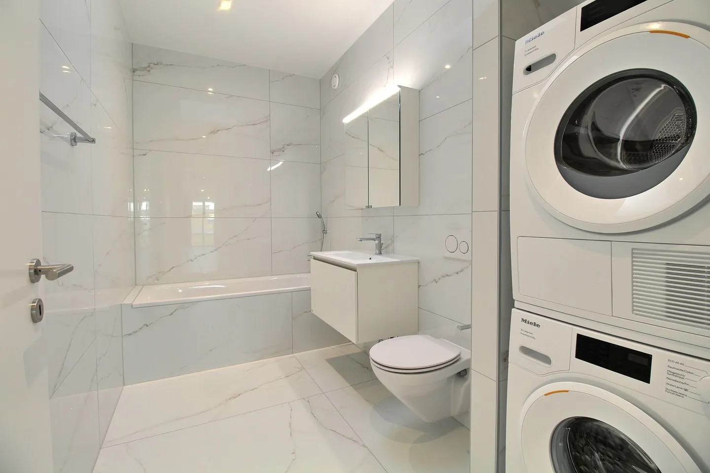 Nouvel appartement en attique de 4,5 pièces à louer ! - Photo 2 sur 10