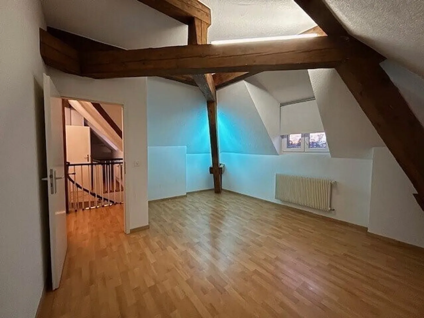 Ampio appartamento di 6,5 stanze nel centro di Penthalaz - Foto 4 di 9