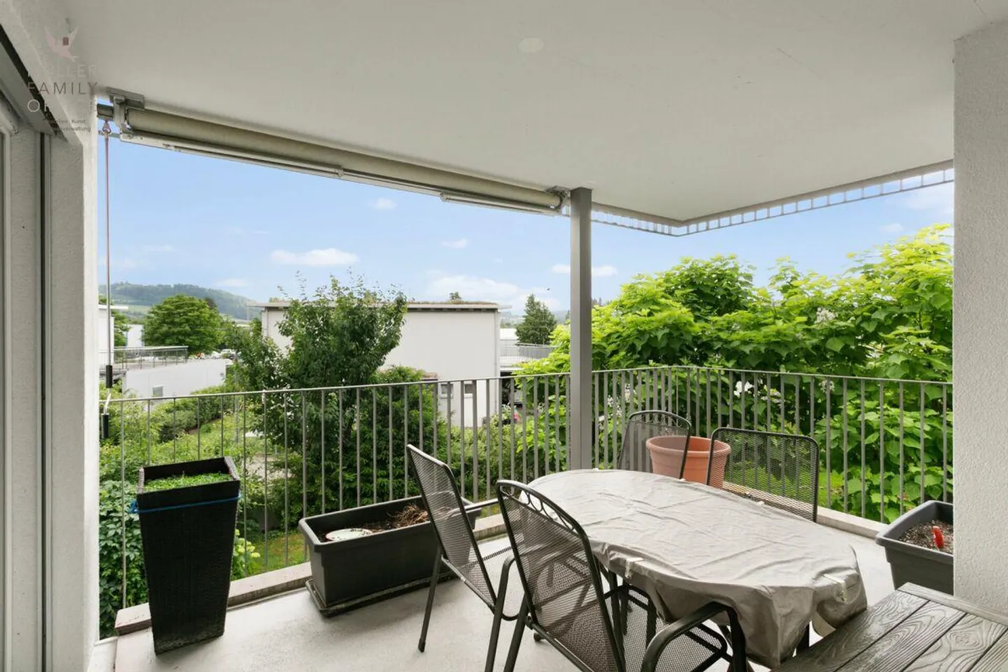 Beautiful and modern 3.5 room apartment close to the city in green surroundings - Photo 3 of 13