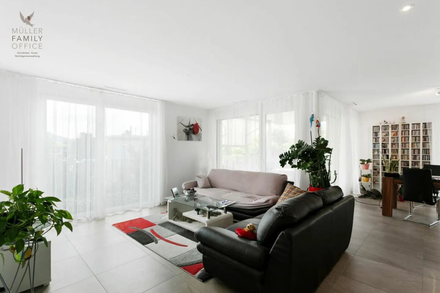 Beautiful and modern 3.5 room apartment close to the city in green surroundings - Photo 5 of 13