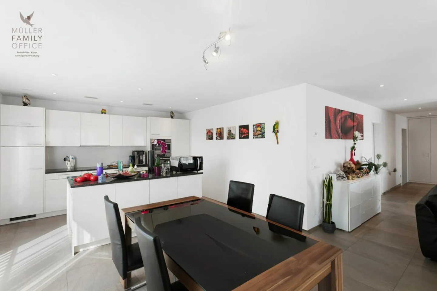 Beautiful and modern 3.5 room apartment close to the city in green surroundings - Photo 6 of 13