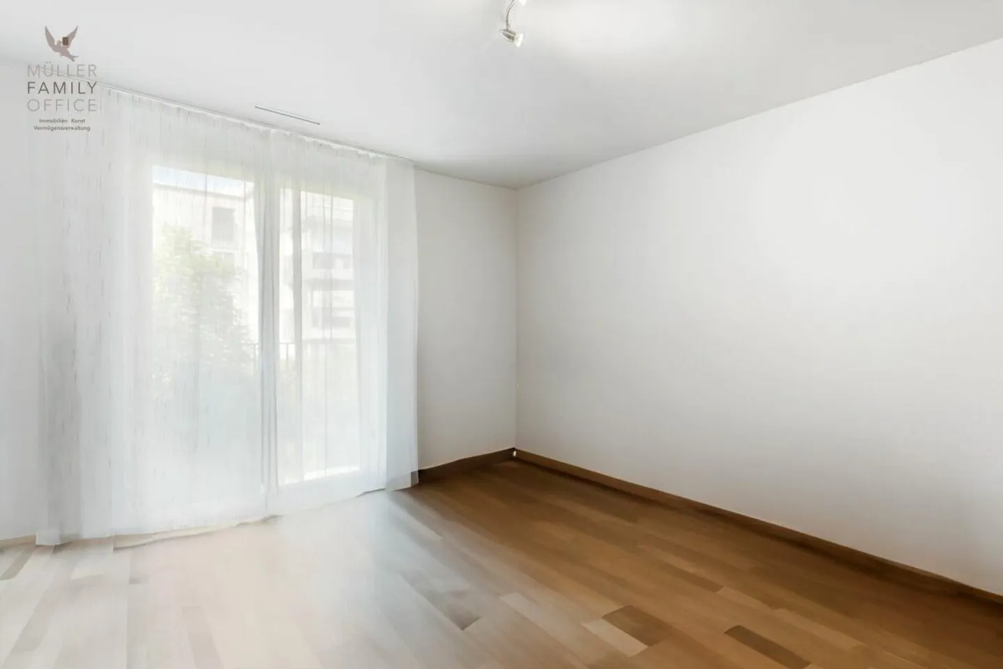 Beautiful and modern 3.5 room apartment close to the city in green surroundings - Photo 10 of 13