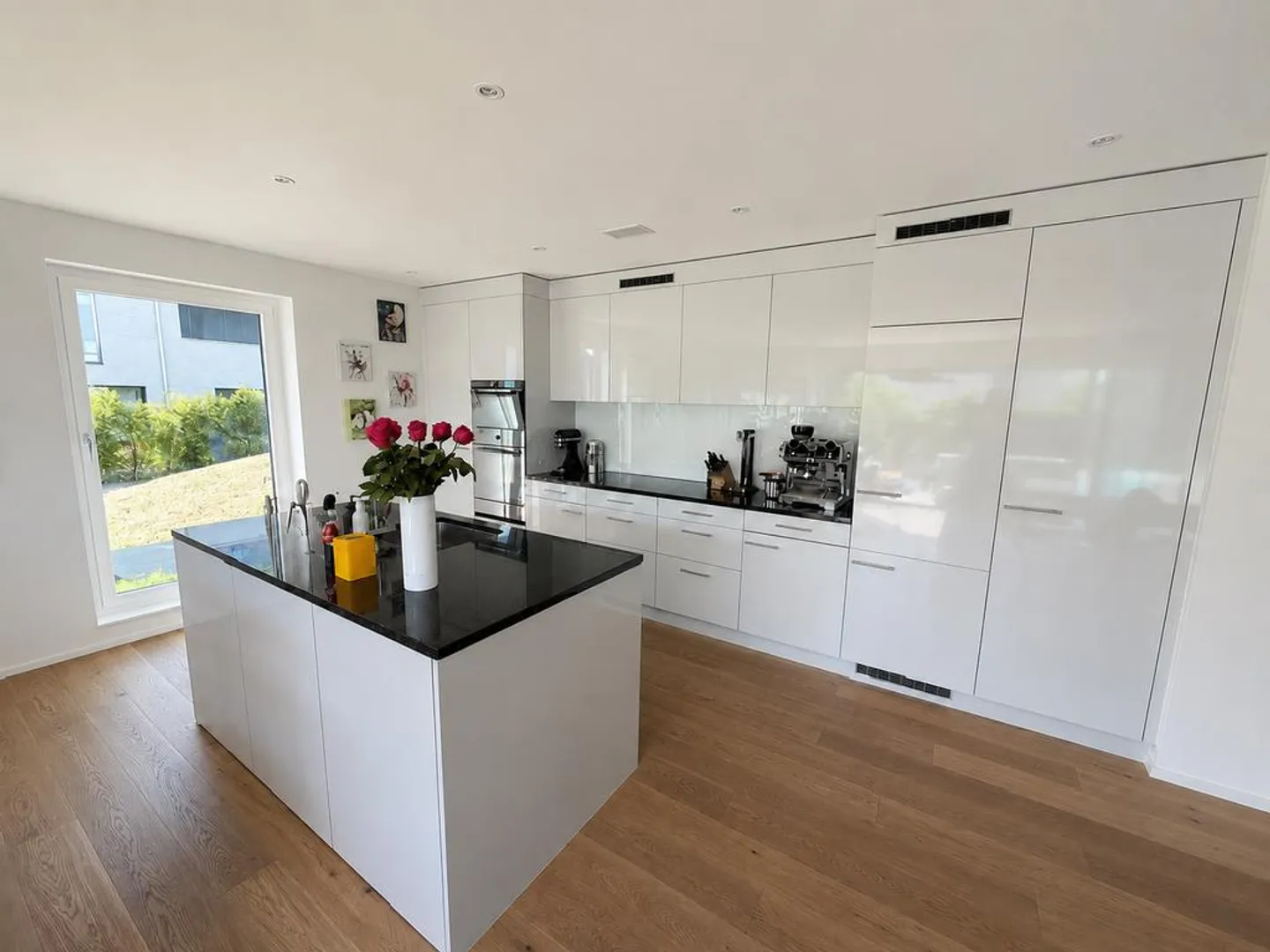Modern 4.5-room apartment with spacious terrace in a quiet location - Photo 3 of 10
