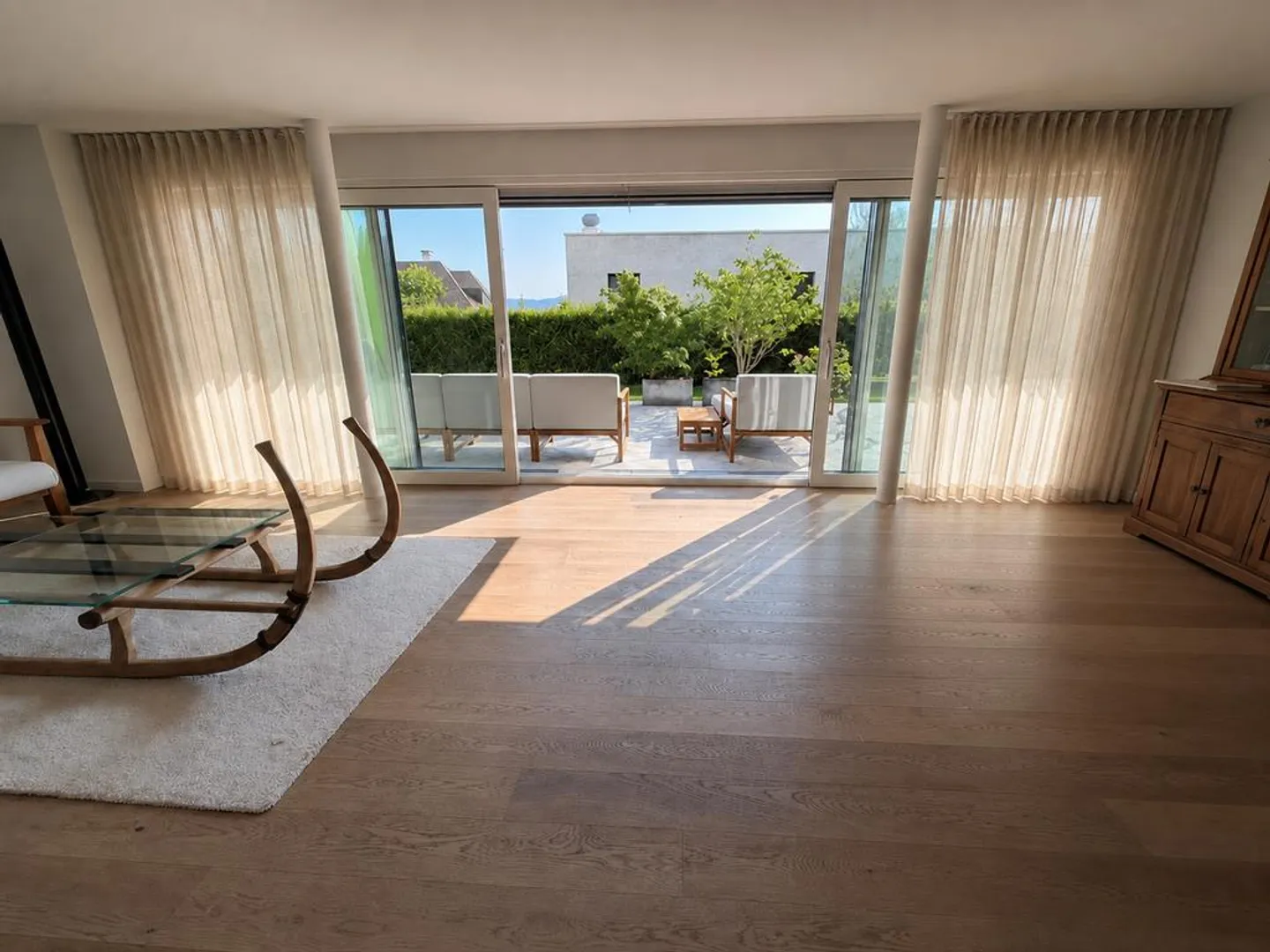 Modern 4.5-room apartment with spacious terrace in a quiet location - Photo 4 of 10