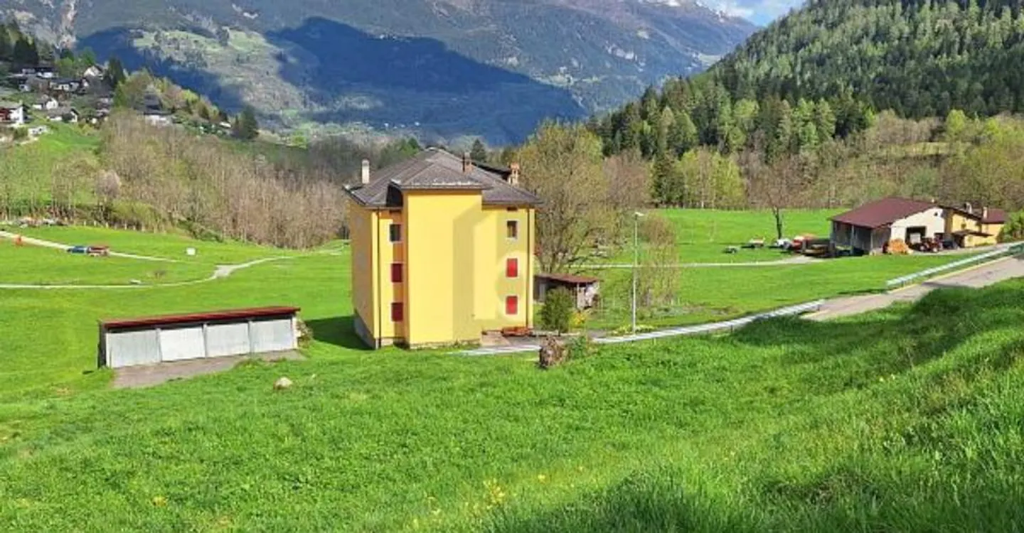IN POSIZIONE TRANQUILLA E SOLEGGIATA CON VISTA - Foto 2 di 6