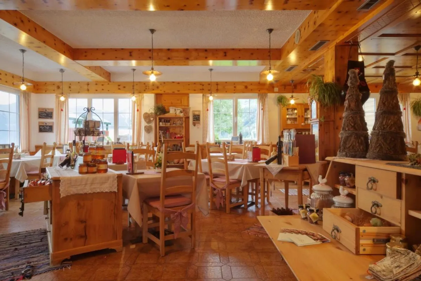 Hotel for sale - Photo 4 of 10
