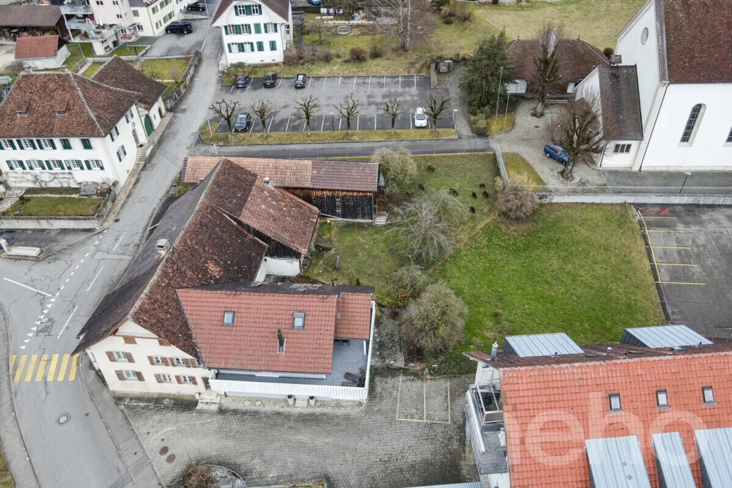 Bauernhaus mit angrenzendem Einfamilienhaus und viel Bauland inkl. - Foto 1 von 12