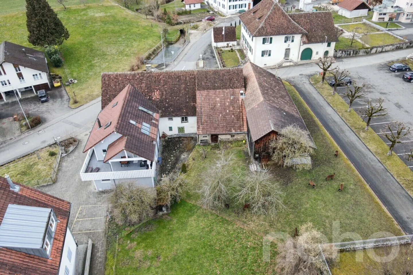 Bauernhaus mit angrenzendem Einfamilienhaus und viel Bauland inkl. - Foto 2 von 12