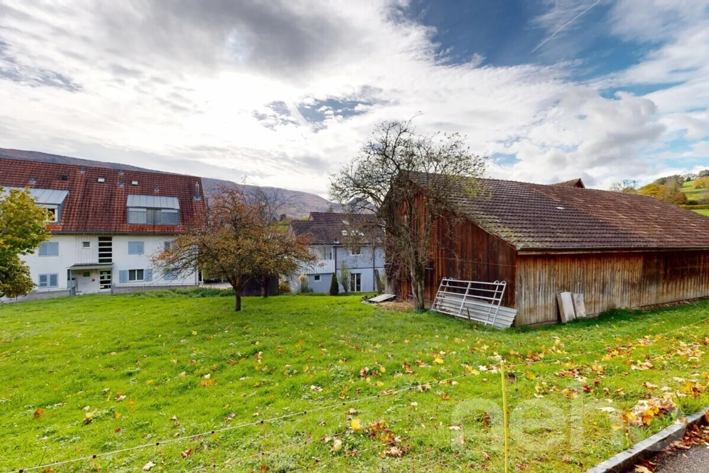 Bauernhaus mit angrenzendem Einfamilienhaus und viel Bauland inkl. - Foto 10 von 12
