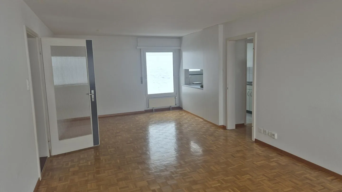 Well-maintained 2.5-room apartment with sunny balcony - Photo 1 of 14