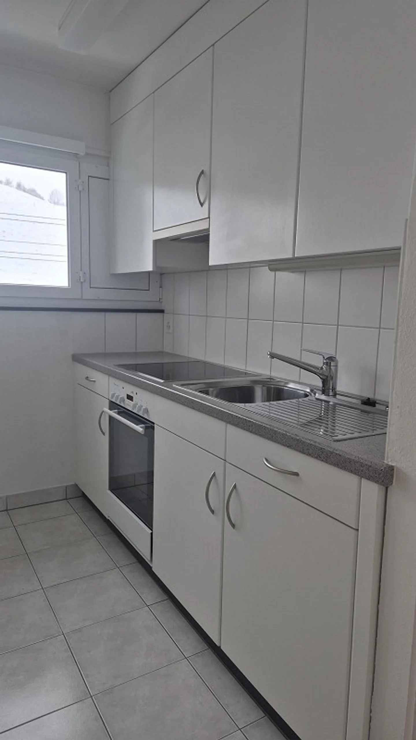 Well-maintained 2.5-room apartment with sunny balcony - Photo 2 of 14