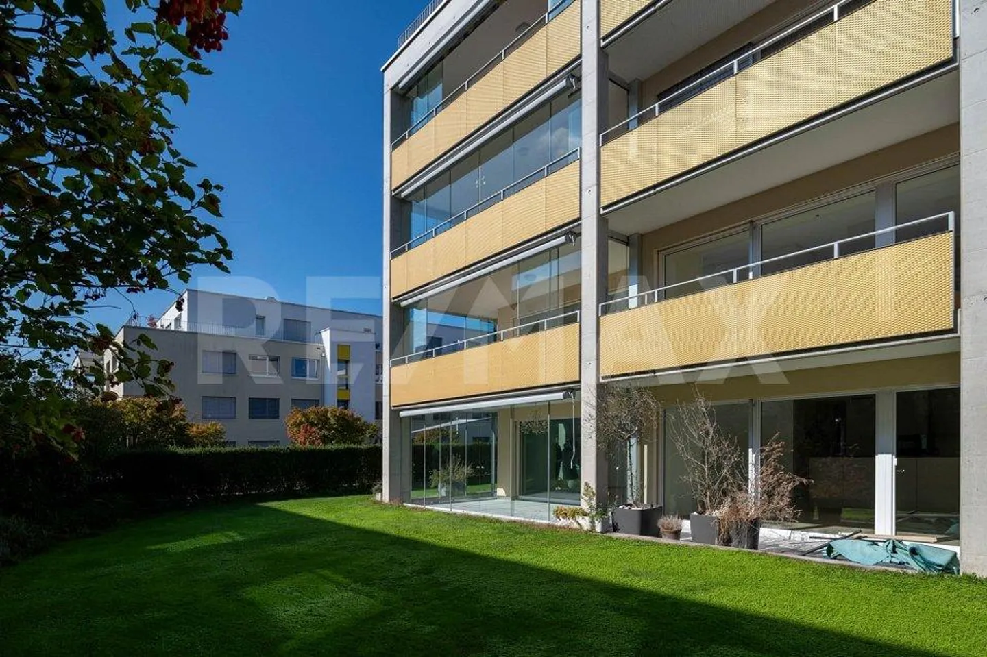 Beautiful 4.5-room garden apartment with winter garden and high-quality outdoor space - Photo 2 of 13