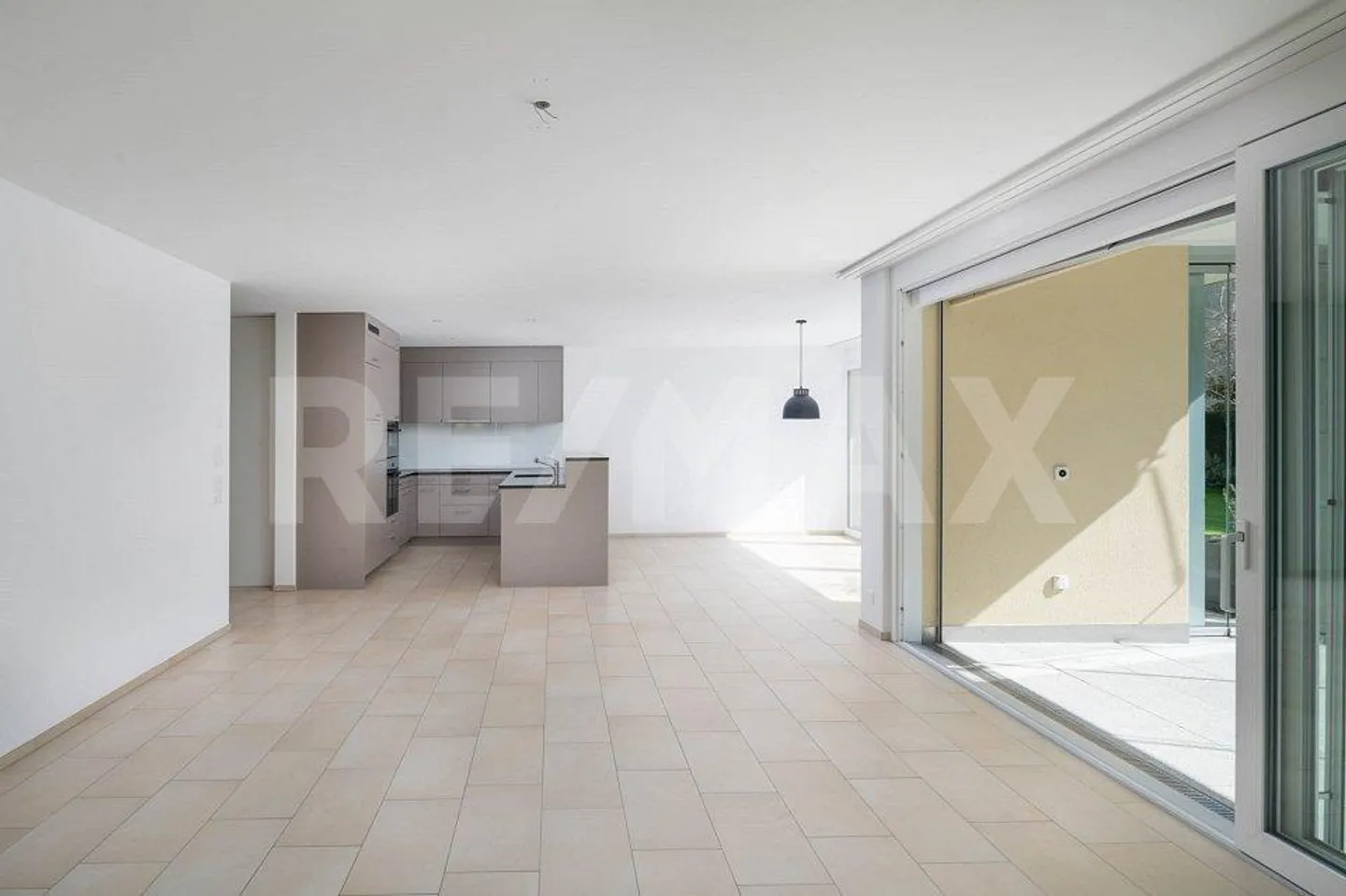 Beautiful 4.5-room garden apartment with winter garden and high-quality outdoor space - Photo 4 of 13