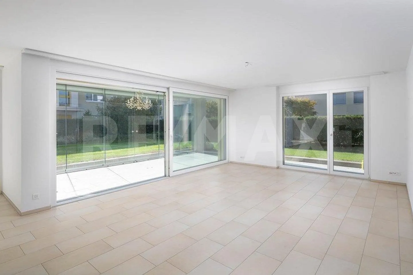 Beautiful 4.5-room garden apartment with winter garden and high-quality outdoor space - Photo 6 of 13