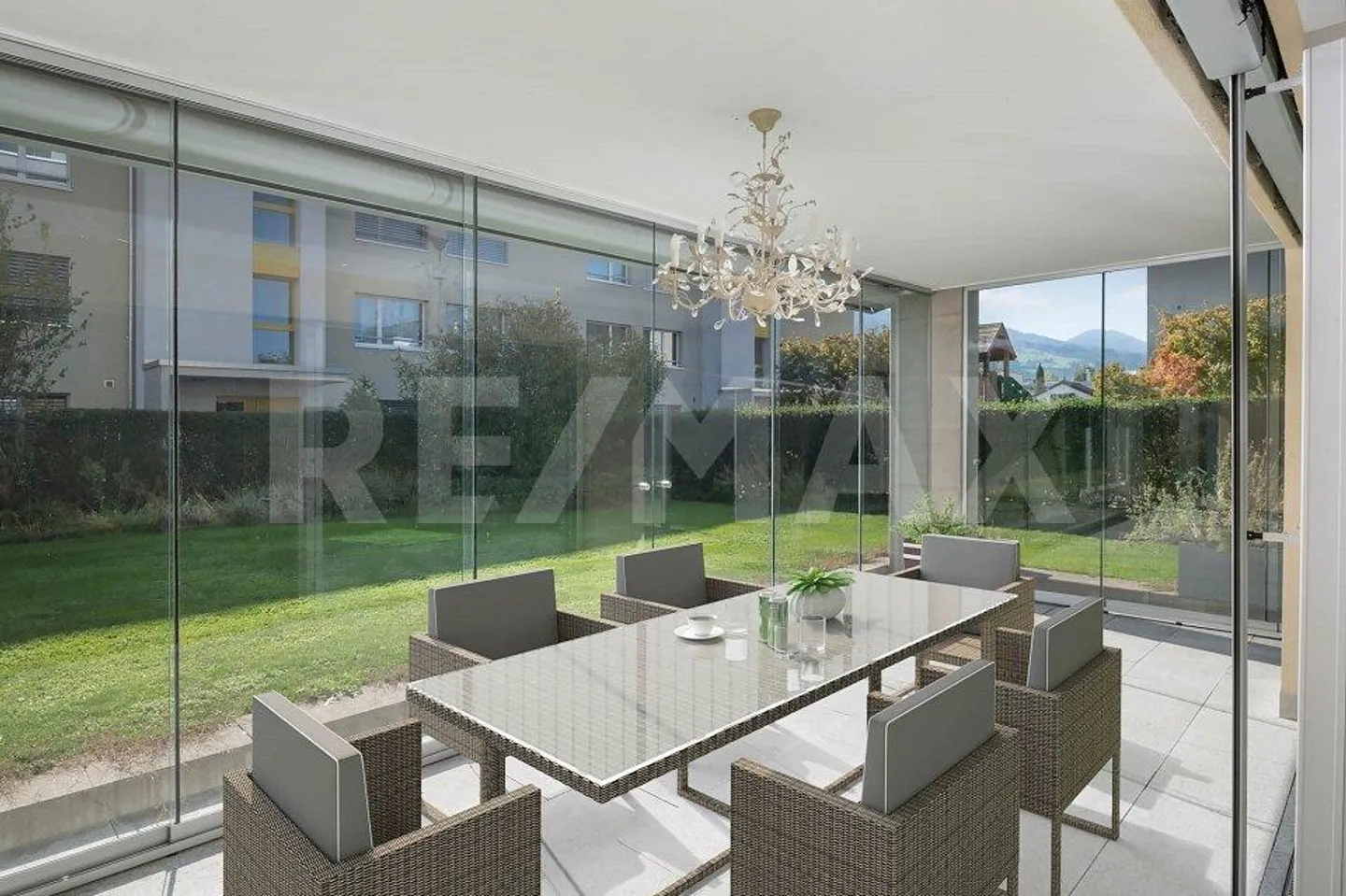 Beautiful 4.5-room garden apartment with winter garden and high-quality outdoor space - Photo 7 of 13