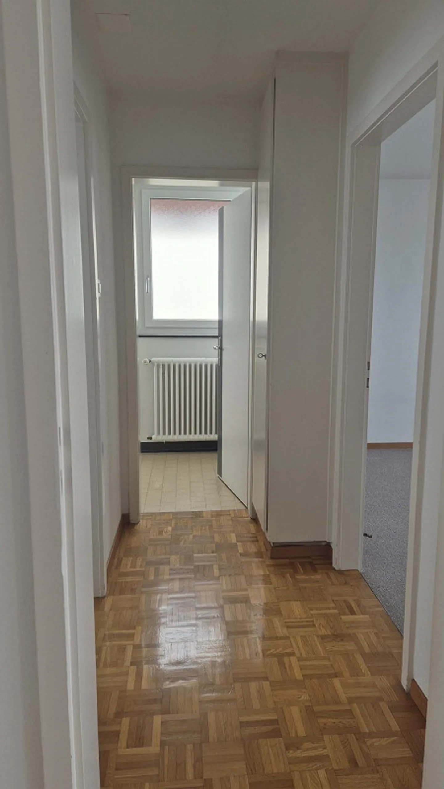 Well-maintained 2.5-room apartment with sunny balcony - Photo 8 of 14