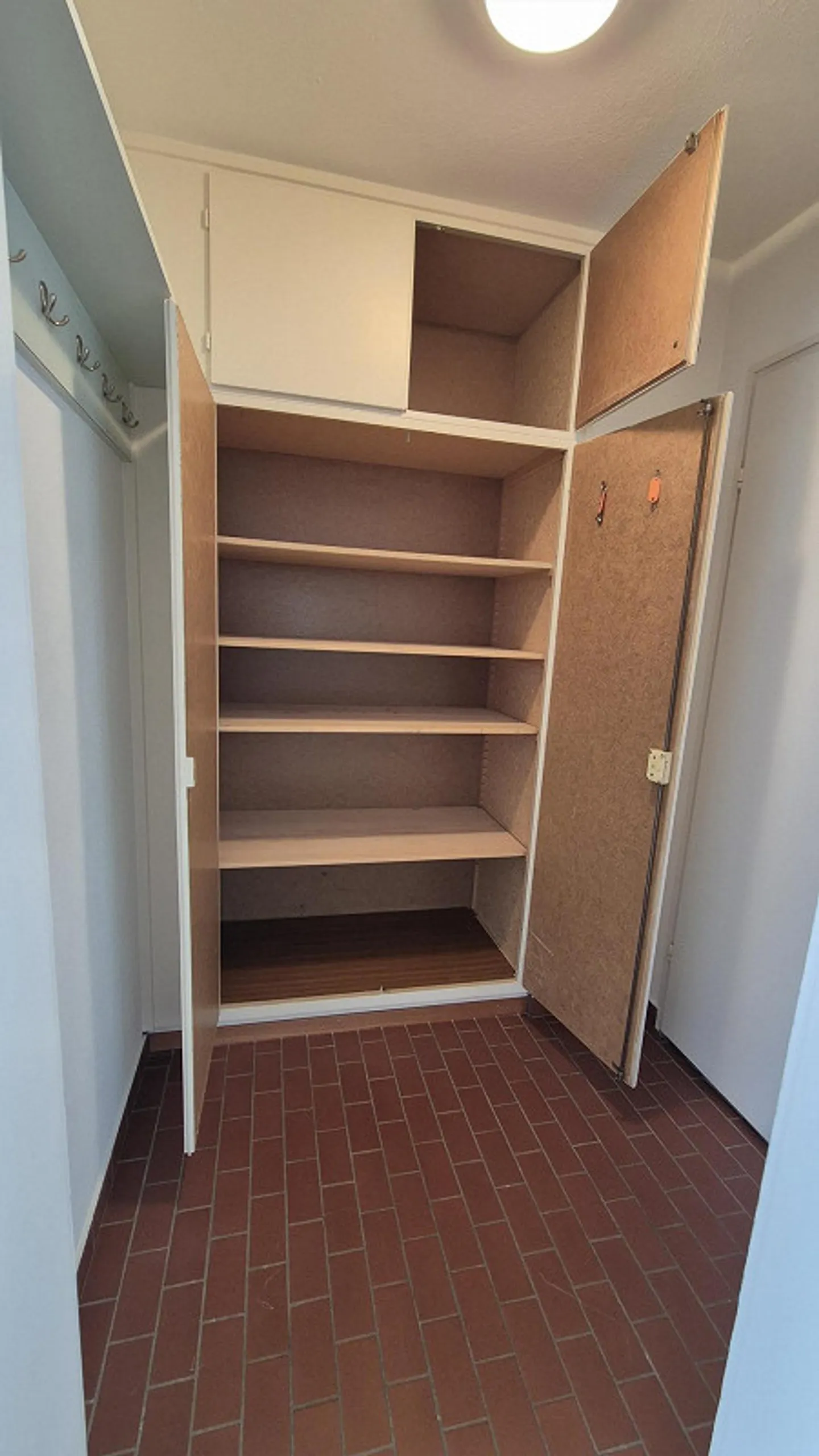 Well-maintained 2.5-room apartment with sunny balcony - Photo 13 of 14