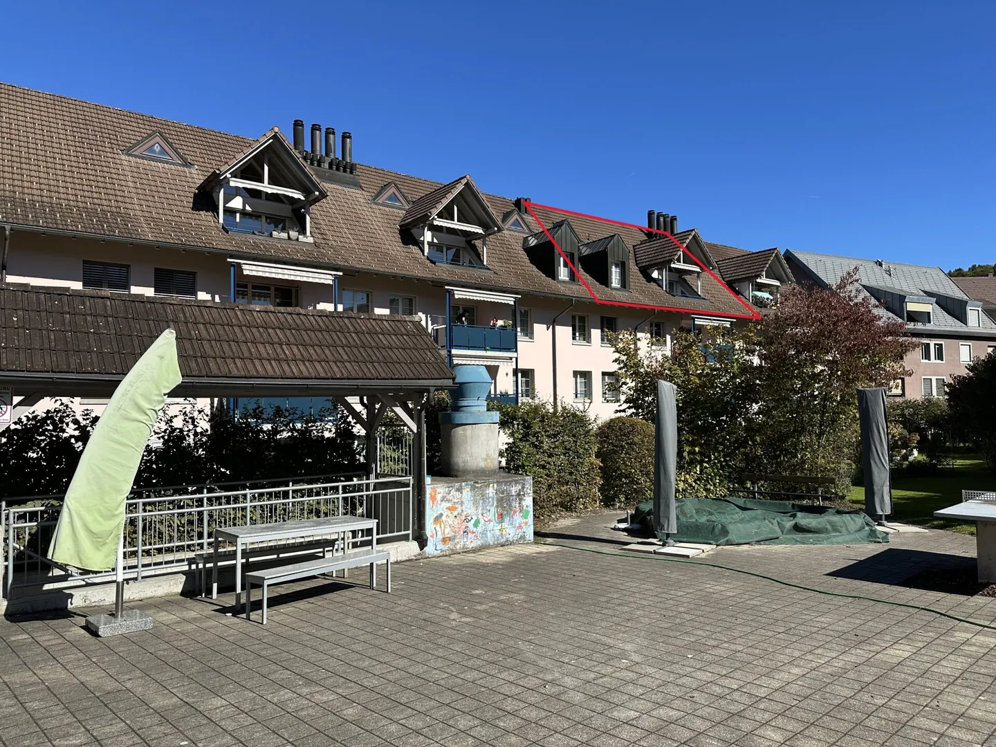 Appartamento maisonette attraente di 3,5 locali in una posizione tranquilla a Bonstetten - Foto 1 di 17