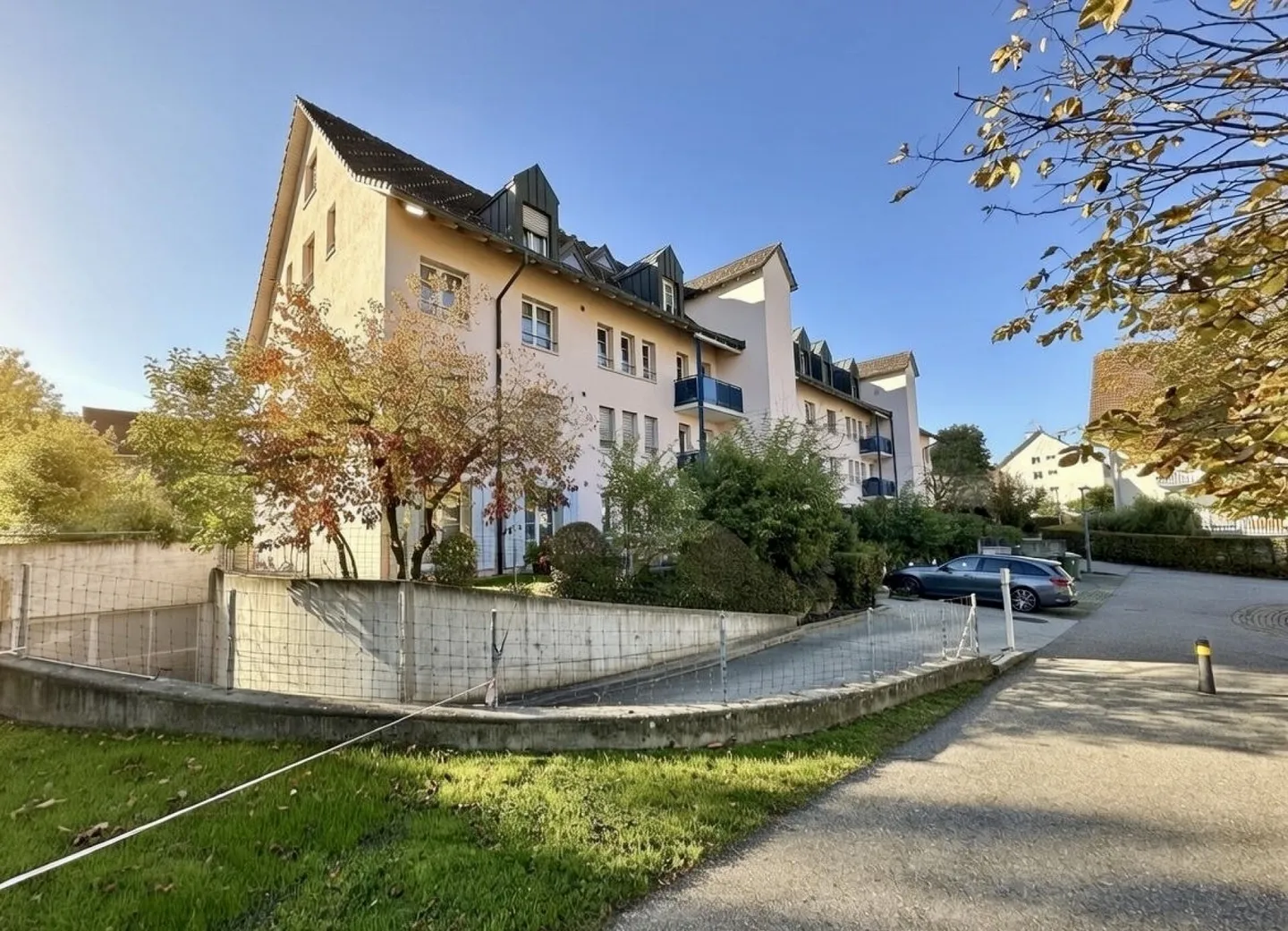 Appartamento maisonette attraente di 3,5 locali in una posizione tranquilla a Bonstetten - Foto 2 di 17