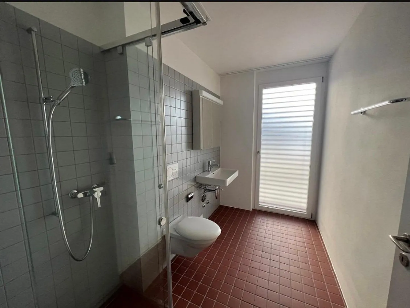 Modernes Apartment in Thun - Foto 8 von 9