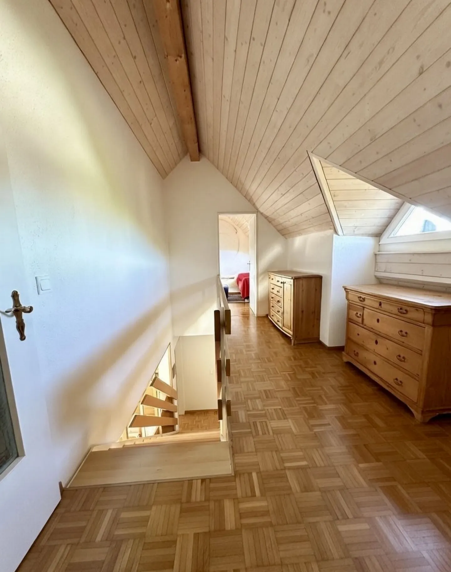 Appartamento maisonette attraente di 3,5 locali in una posizione tranquilla a Bonstetten - Foto 13 di 17