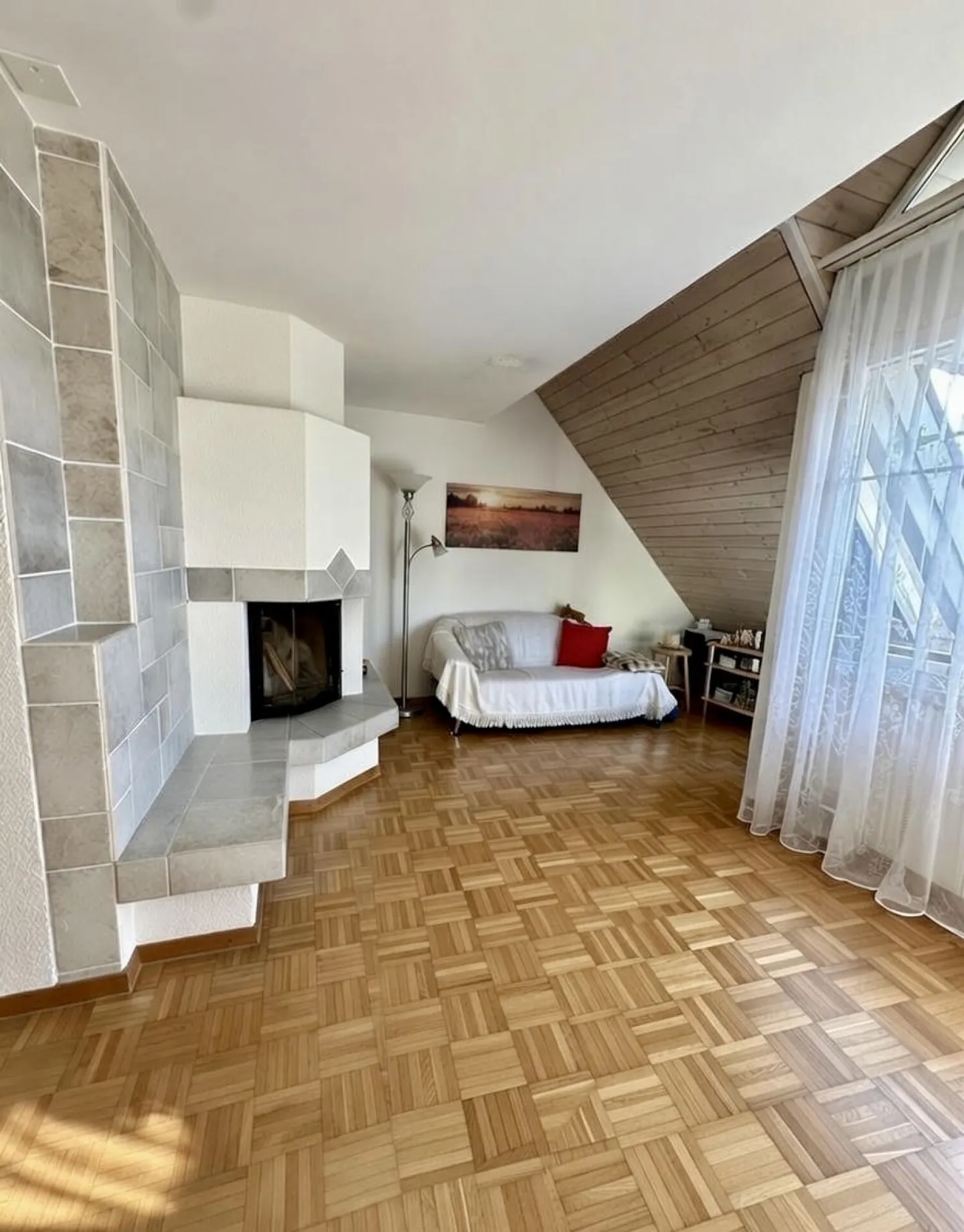 Appartamento maisonette attraente di 3,5 locali in una posizione tranquilla a Bonstetten - Foto 9 di 17