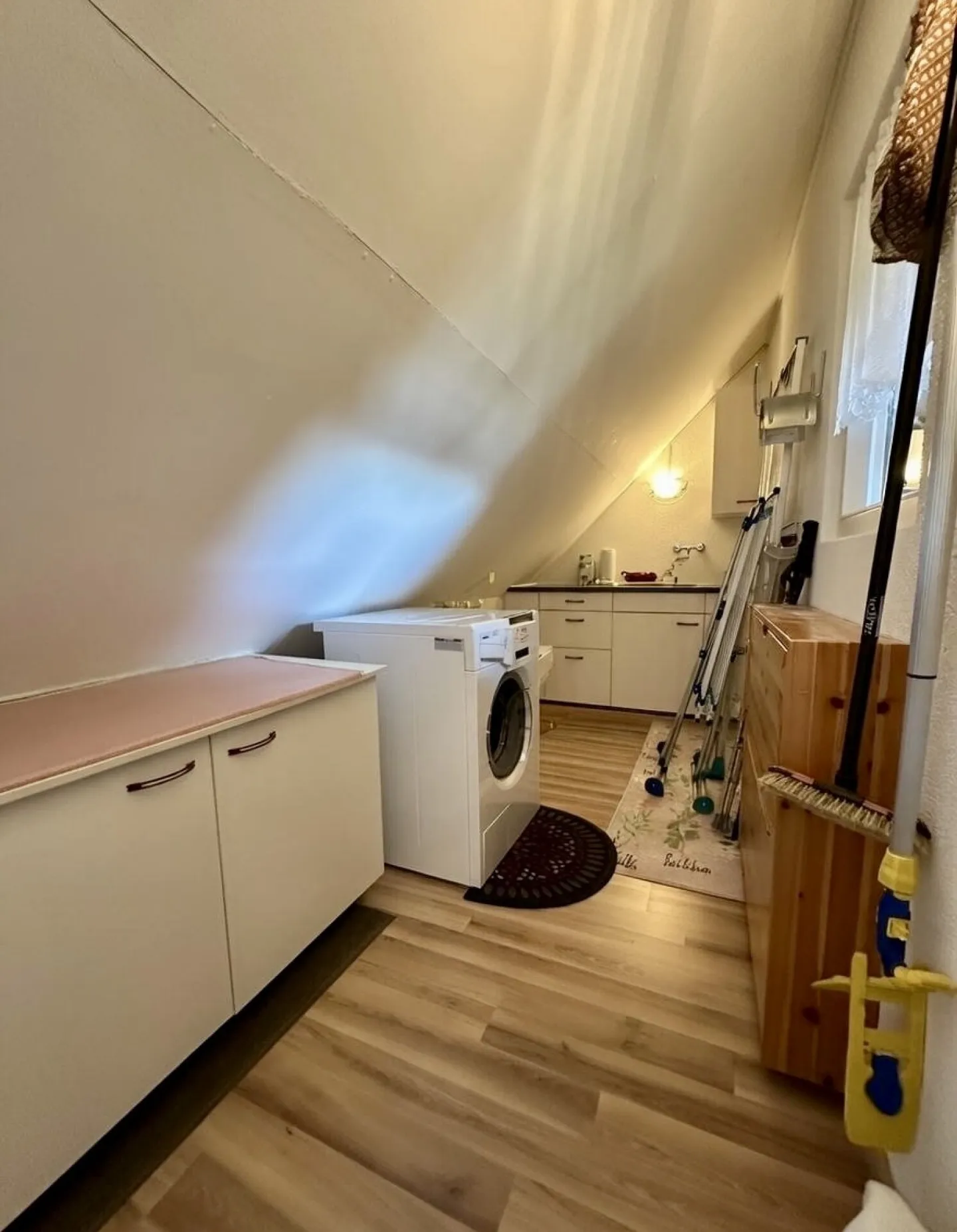 Appartamento maisonette attraente di 3,5 locali in una posizione tranquilla a Bonstetten - Foto 15 di 17