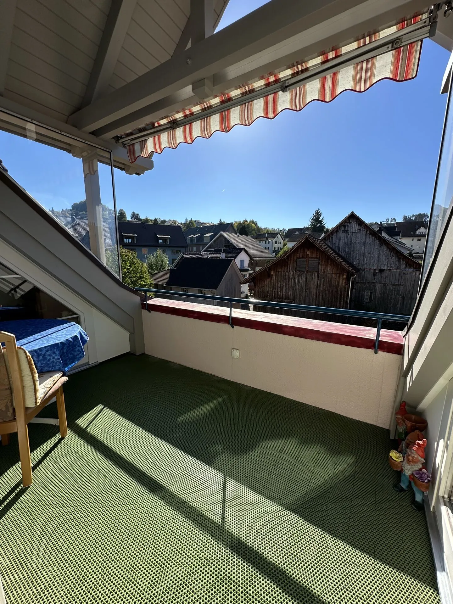 Appartamento maisonette attraente di 3,5 locali in una posizione tranquilla a Bonstetten - Foto 17 di 17