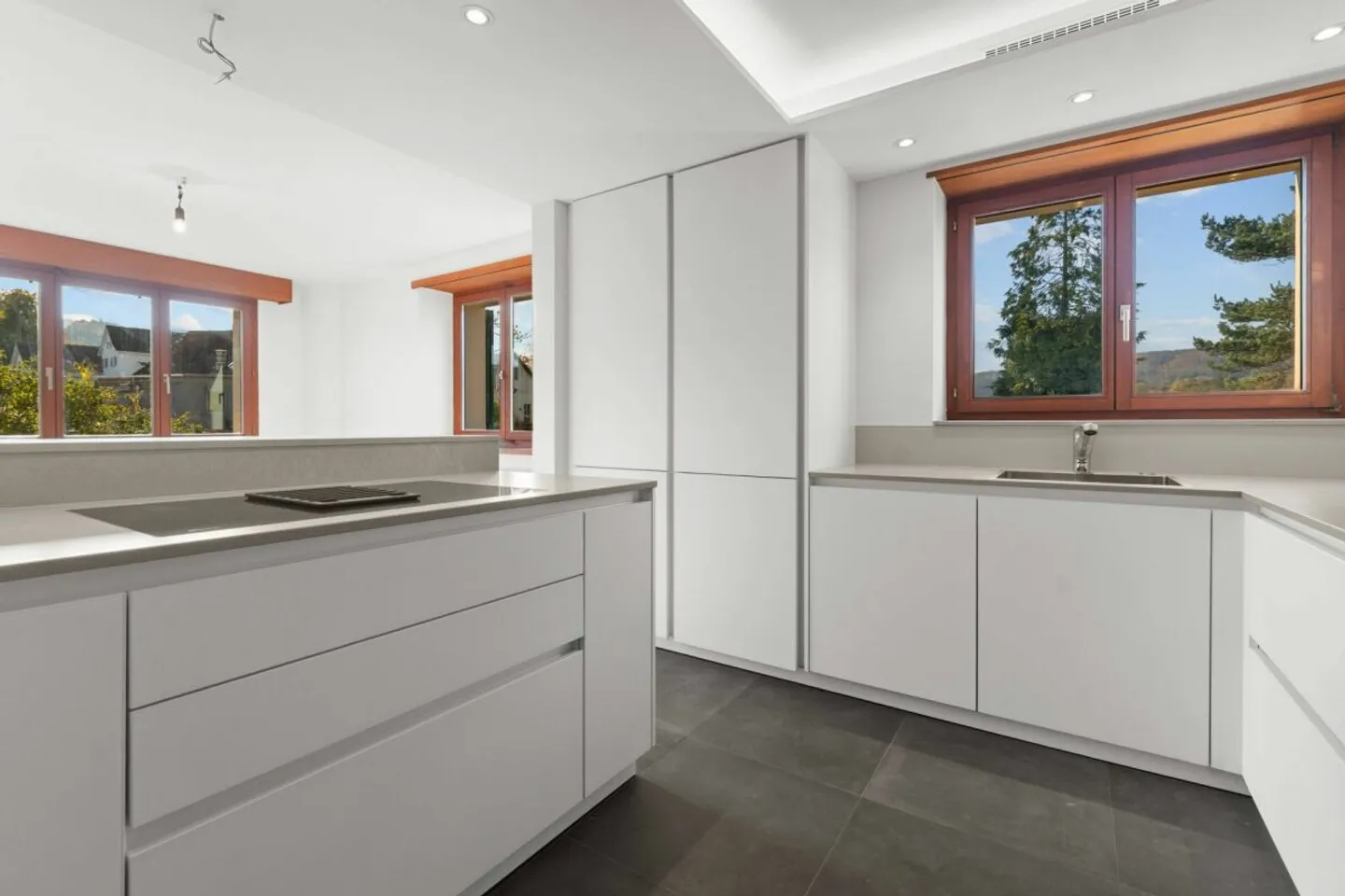 Appartamento in maisonette con camino, area giardino e 2 posti auto all'aperto! - Foto 4 di 17