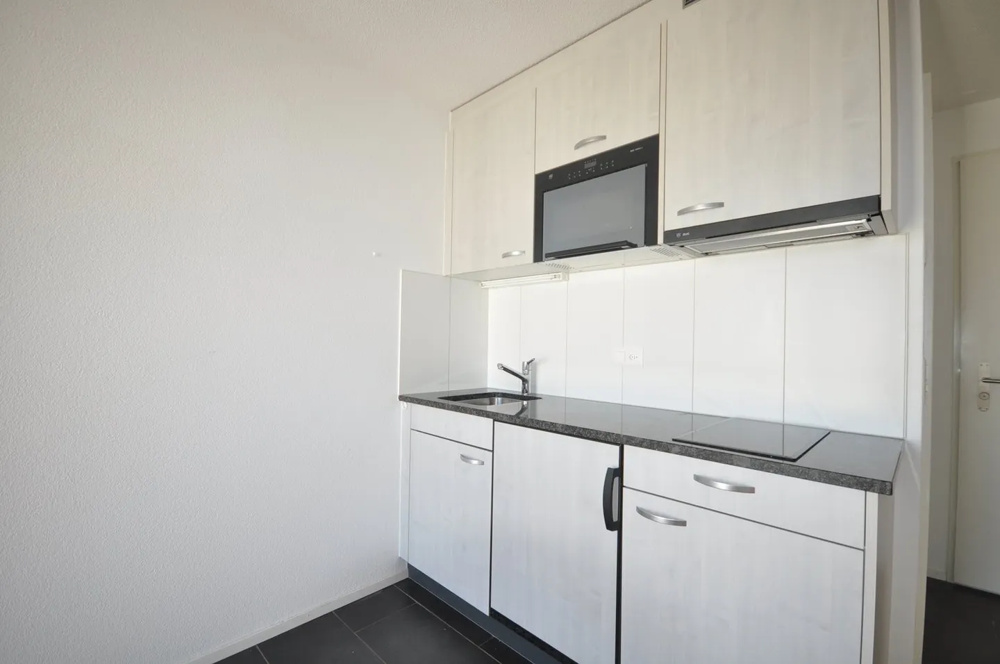 Studio on the ground floor - Photo 3 of 4